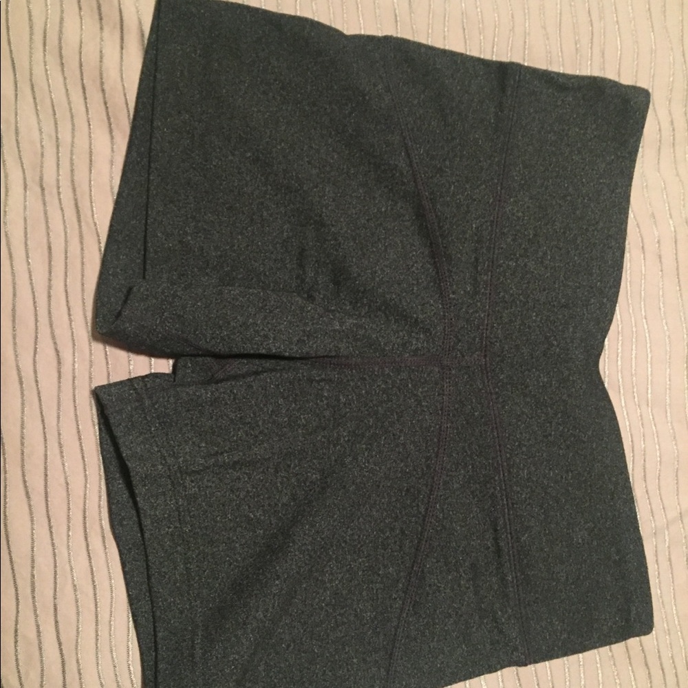 Zobha crop workout shorts size 2 (small)